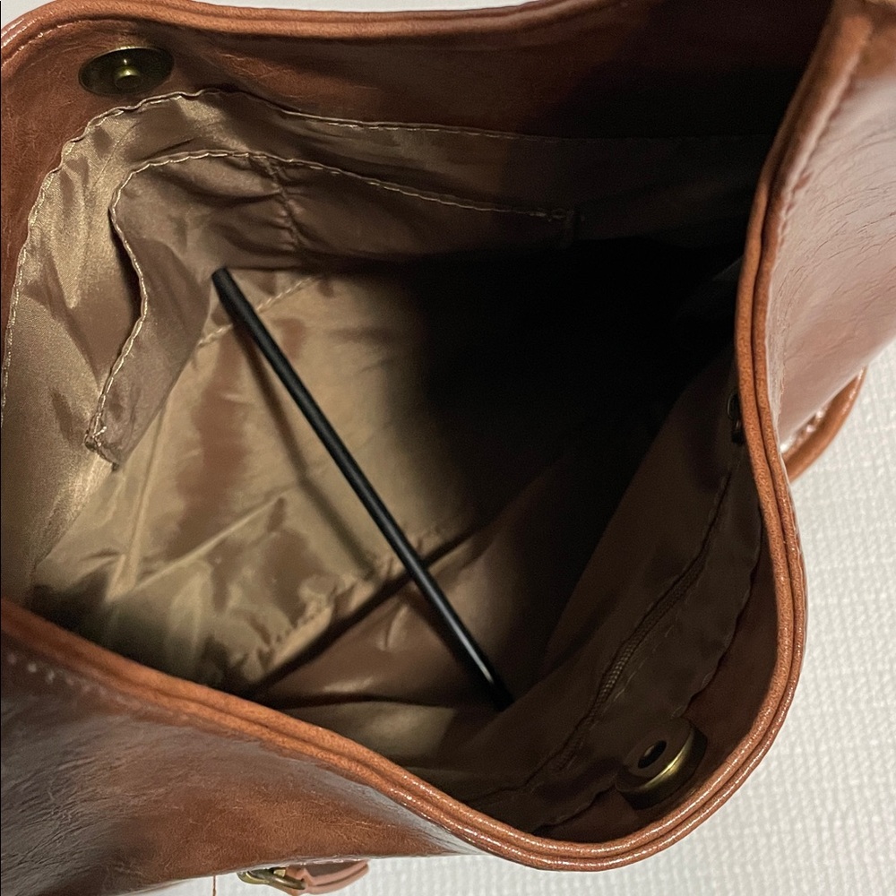 Elegant Brown Leather Shoulder Bag. Has no brand - Picture 11 of 13